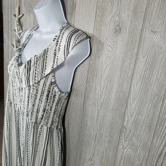 NWT Almost Famous Dress Large Black White Ruffled High Low - Picture 2 of 8